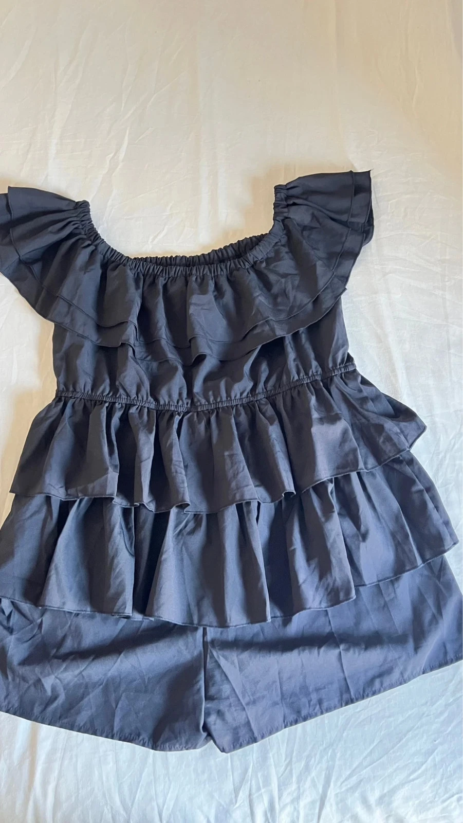 Black off-shoulder (Romper)